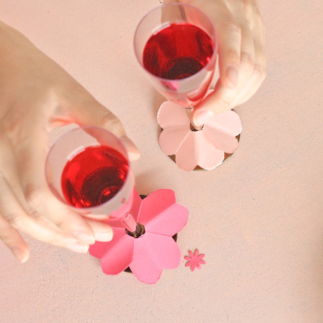 100均で作るパーティーアイテム♪ かわいい花のグラスマーカー