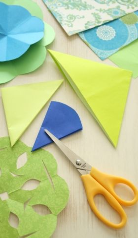 チョキチョキ切るだけ！かわいい切り紙で梅雨を楽しもう～！