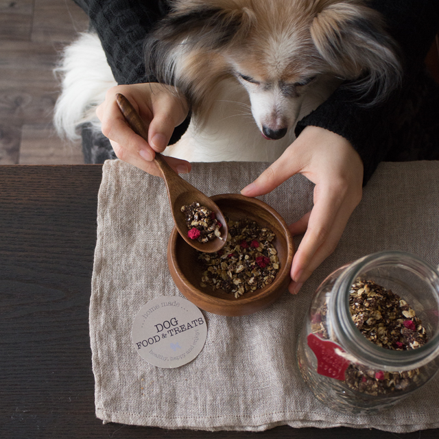 愛犬のバレンタインレシピ♪　キャロブの手作りグラノーラ