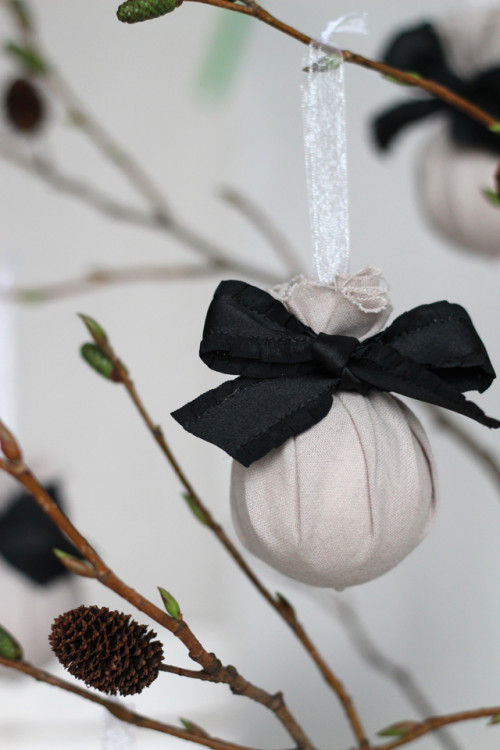 今からでも！　包んで結ぶだけ 簡単オーナメント