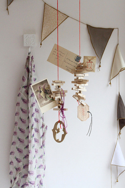 吊るして正解！クリップで個性溢れる壁ディスプレイ