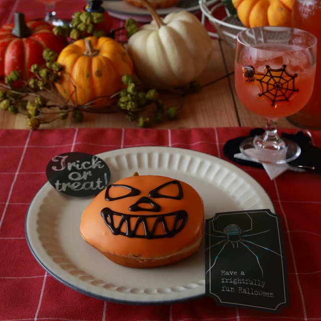 当日でも間に合う！　100均シールを使った簡単ハロウィンプレート