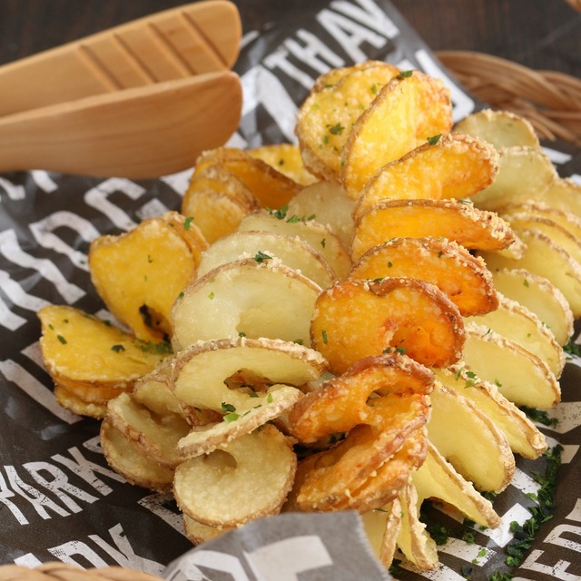 ダイソーアイテムで簡単きれい！　パーティーで盛り上がるスパイラルポテト