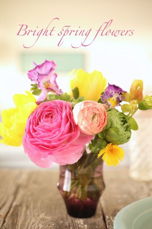 カラフルがトレンド♪　ブライトカラーの花で旬の気分を取り入れて