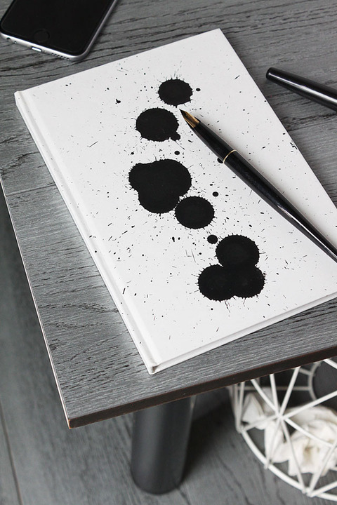 墨をぽとん！でOK　墨のしずくのオリジナルノート